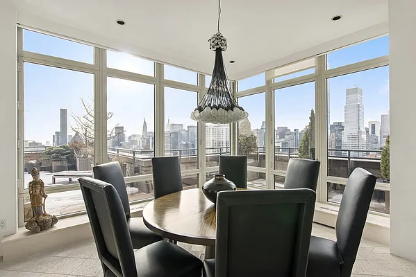 Sold by Nest Seekers International | media 28