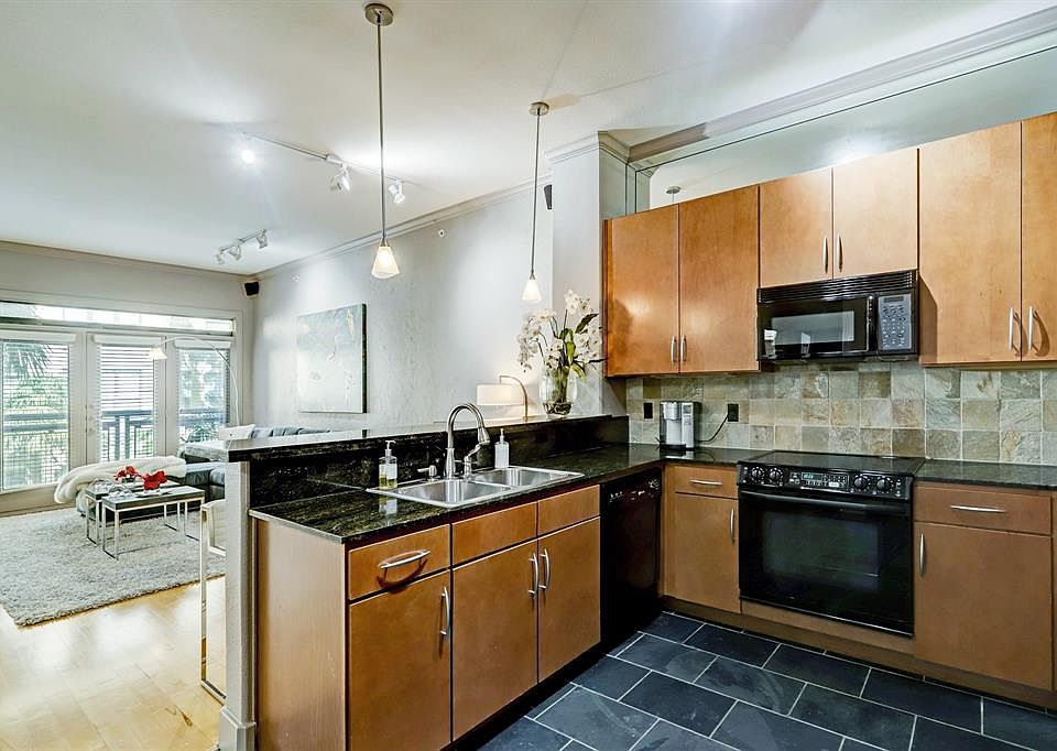 1st image of 1901 Post Oak Blvd APT 2501