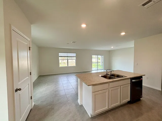 5759 Hollingworth Trl — Photo 6