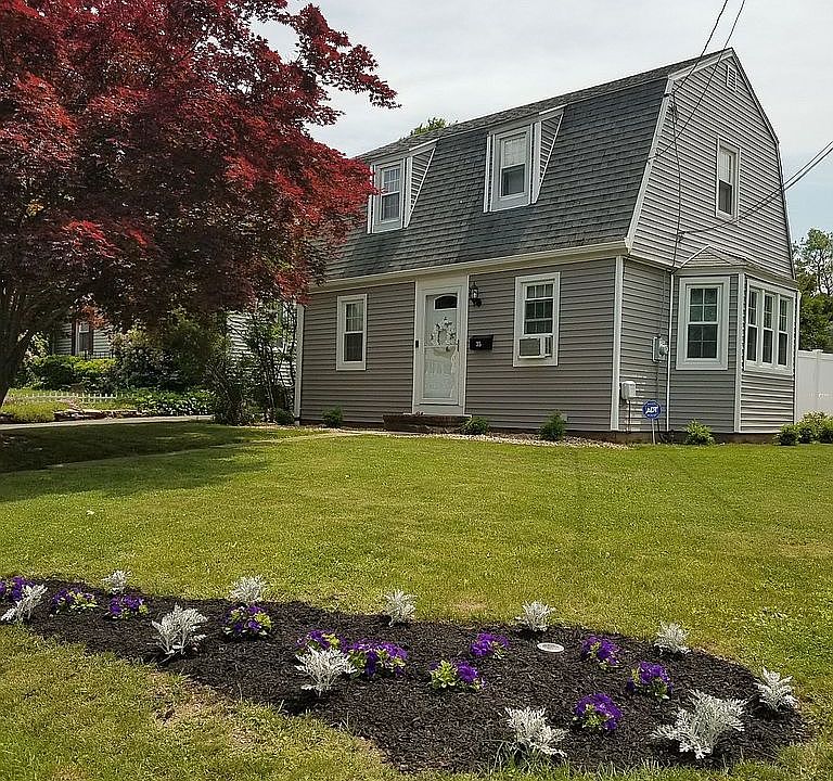 2nd image of 35 Stillman Rd
