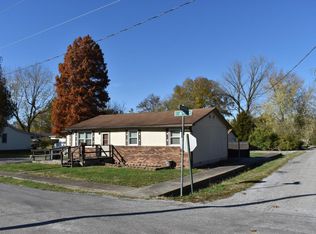 1311 E 4th St, West Frankfort, IL 62896