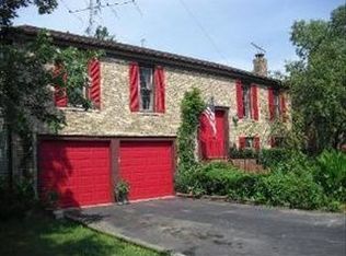 69 W End Rd, Roselle, IL 60172