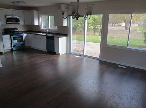 3rd image of 5257 Curtis Ln