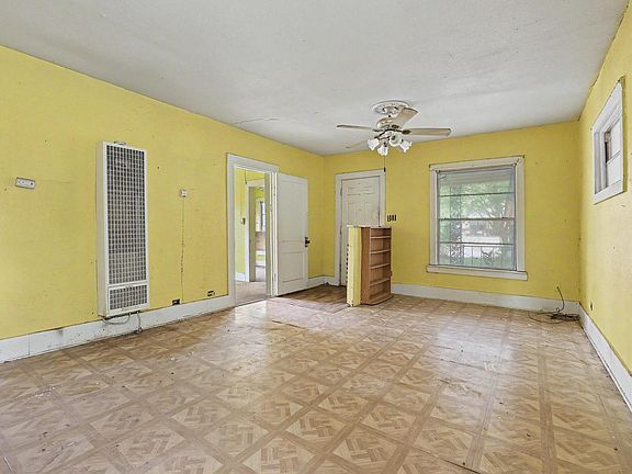 5th image of 531 E Day St