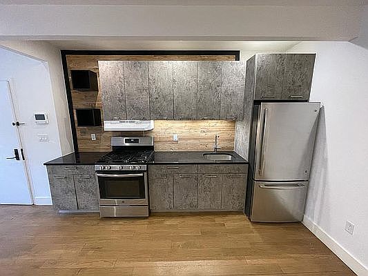 1st image of 812 Saint Johns Pl #1G
