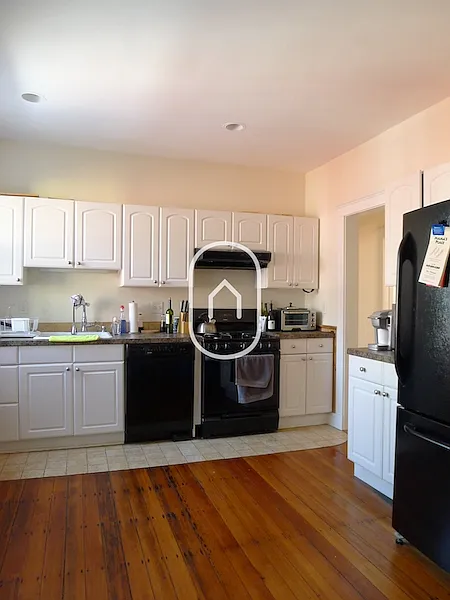 3 bed, 9999 sqft, $3,600 — Photo 4