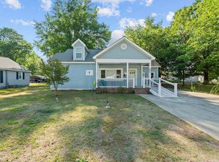 411 S 6th St, Smithfield, NC 27577