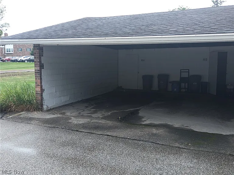 6920 Carriage Hill Dr #104 — Photo 21