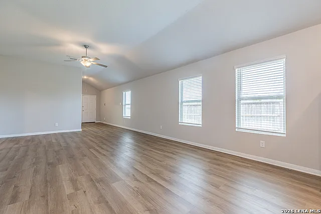 6418 Willow Point Blvd — Photo 5