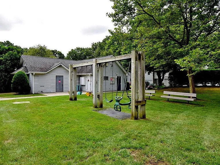 503 Sara Cir — Photo 18