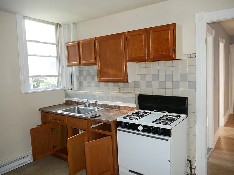41 Osborne St #1 — Photo 2