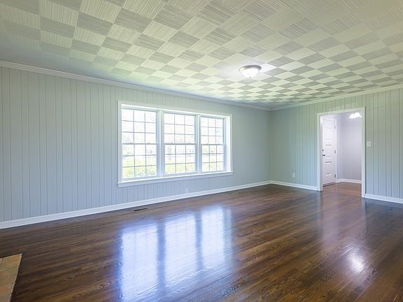 5th image of 502 N Church St
