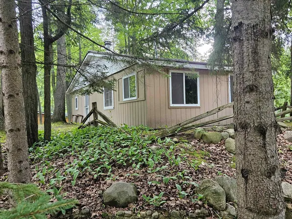 5102 Glenwood Dr, Harrison, MI 48625