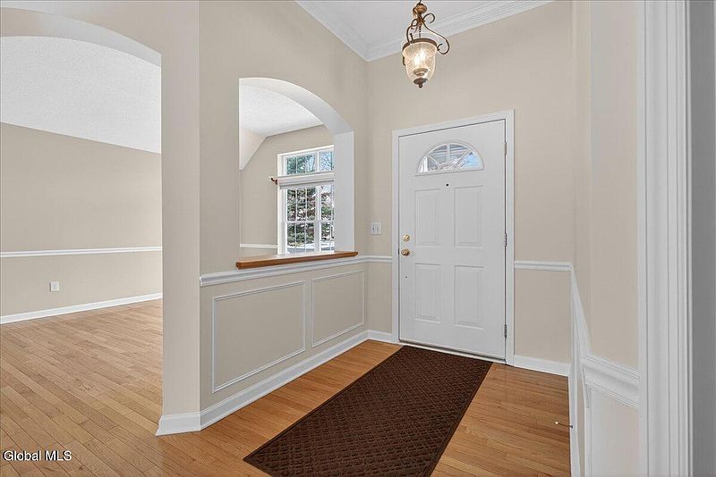 2nd image of 8 Danbury Court