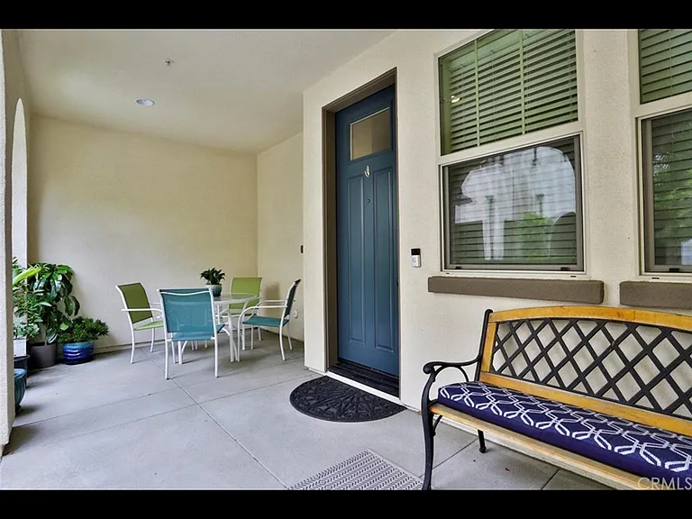 19 Abarrota St — Photo 9