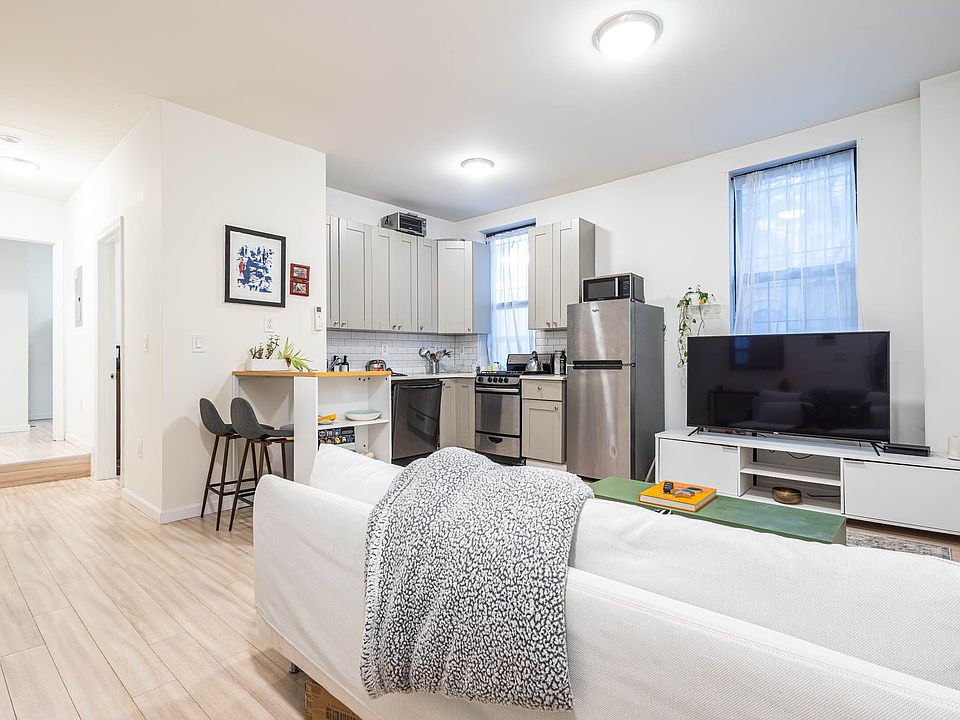 2nd image of 739 President St #3A