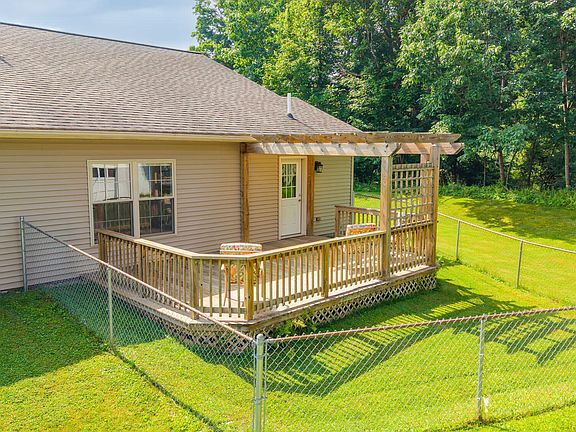 5th image of 12 Millstone Ln