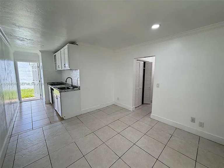4229 Bougainvilla Dr #2 — Photo 4