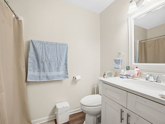 5th image of 22106 E Churchill Dr