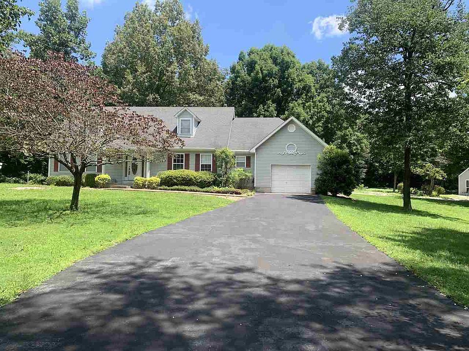 1st image of 132 Oakdale Dr