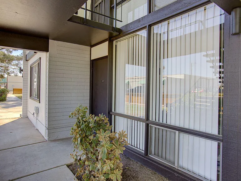 South Edge — Photo 9