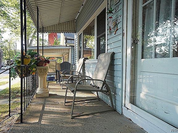 5th image of 211 East St