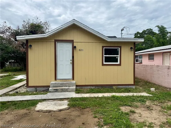 828 Booker Ave, Sebring, FL 33870