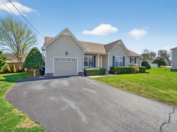 1602 Oxford Ct, Columbia, TN 38401