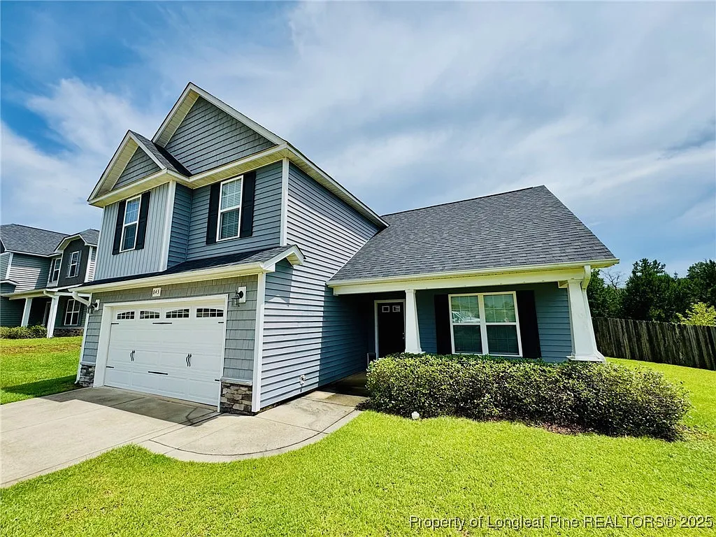 3 bed, 2.5 bath, 2370 sqft, $2,200 — Photo 3