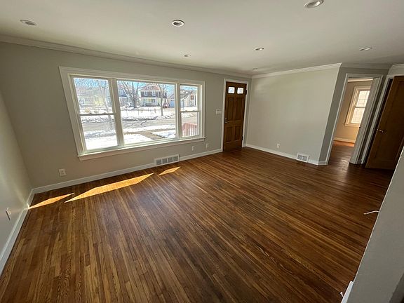 3rd image of 14 Elmview Dr