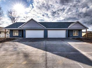 1758 Hemlock Ave UNIT B, Menomonie, WI 54751