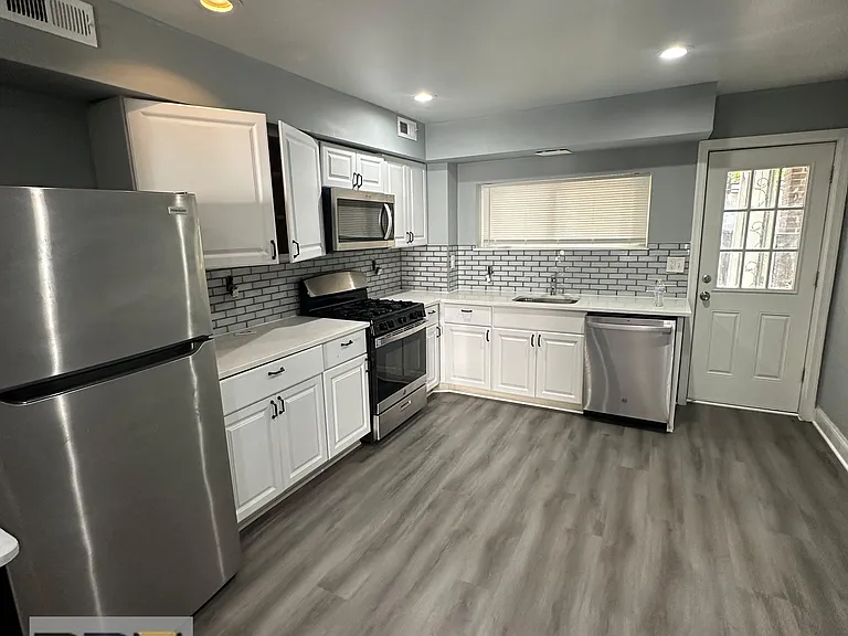 3719 E Pratt St — Photo 5