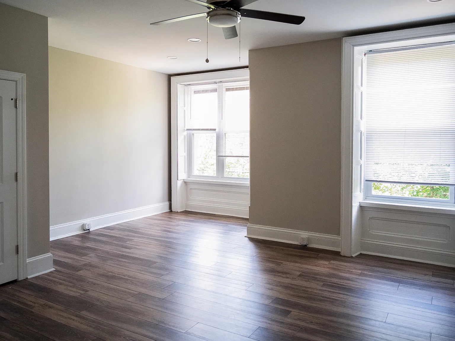 6 bed, 3.5 bath, 2833 sqft, $5,970 — Photo 4