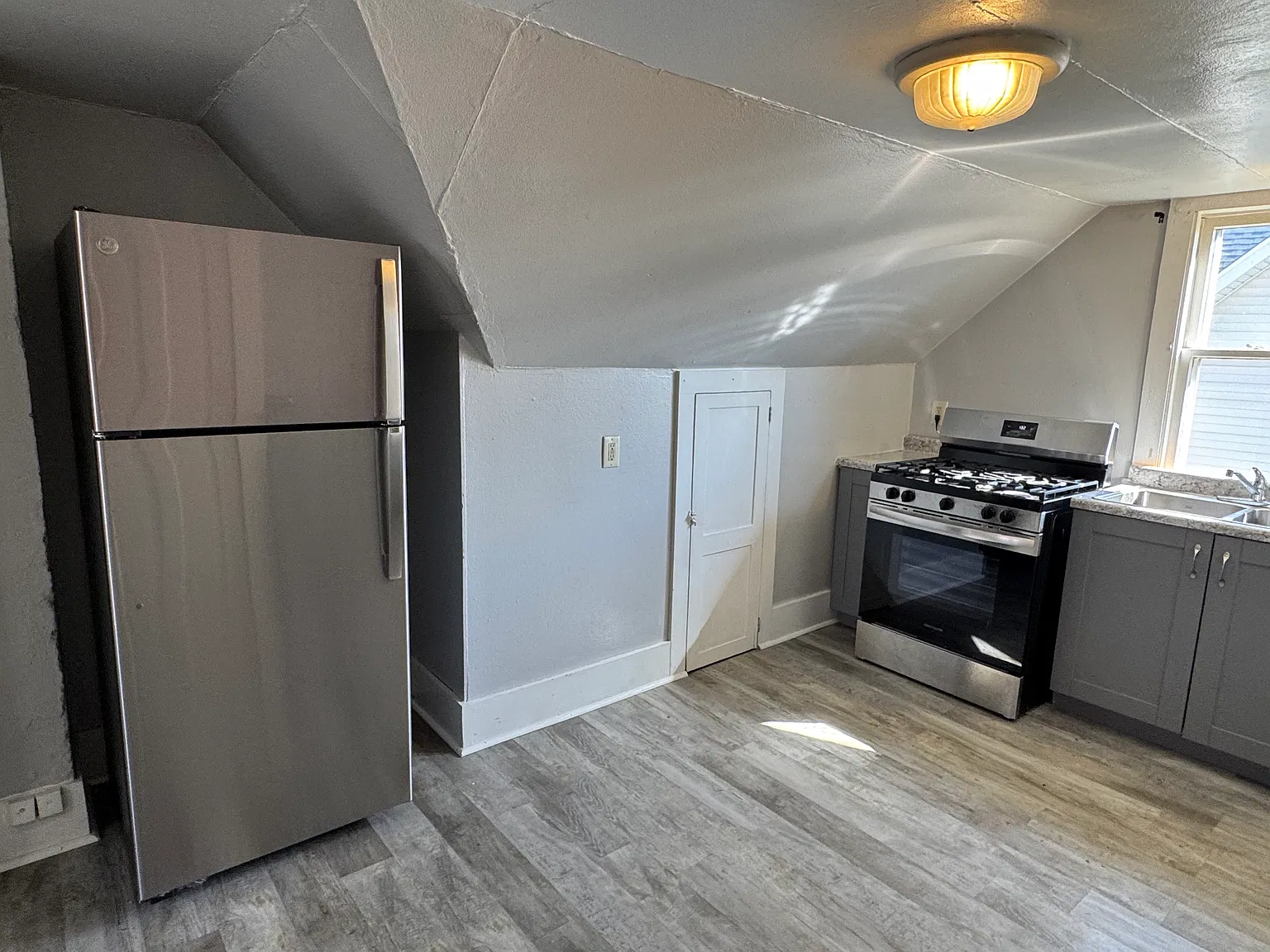 1 bed, 785 sqft, $900 — Photo 2