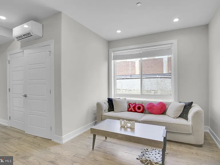 2209 N Broad St #201 — Photo 4