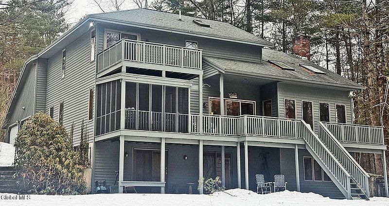 4th image of 4 Van Court