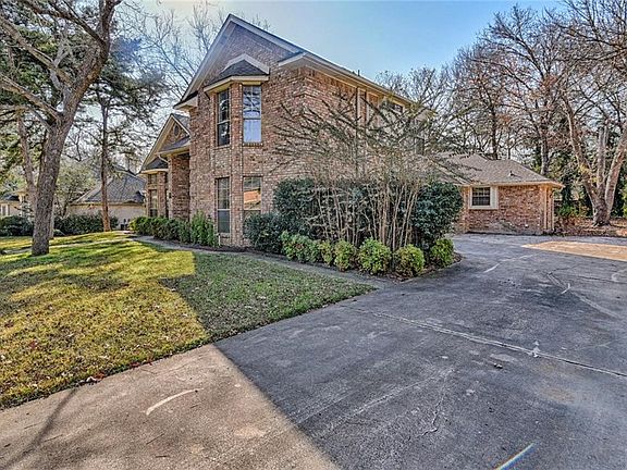 2nd image of 1105 Laon Ln