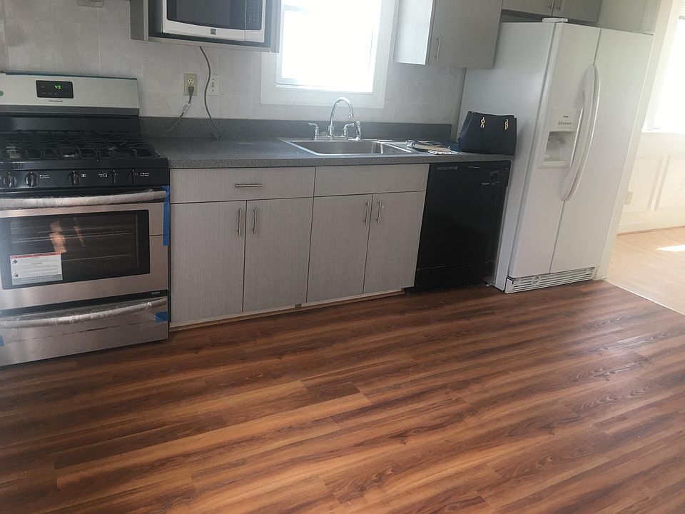 1st image of 325 Howard Ave #1
