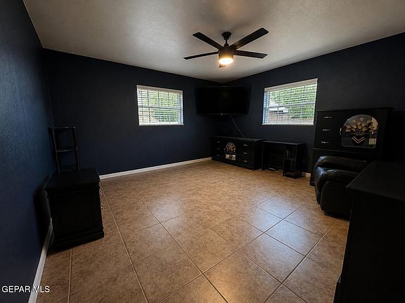 5th image of 412 Friona Dr