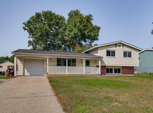 716 Nottingham Ln, Crystal Lake, IL 60014