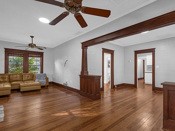 3rd image of 522 Daniels Ave