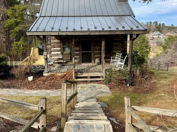 106 Williams St, Galax, VA 24333