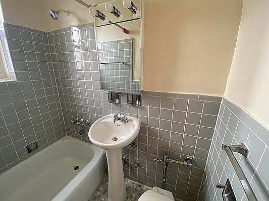 5th image of 1425 Shore Pkwy #4L