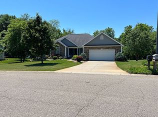 12176 Princewood Dr, Fenton, MI 48430