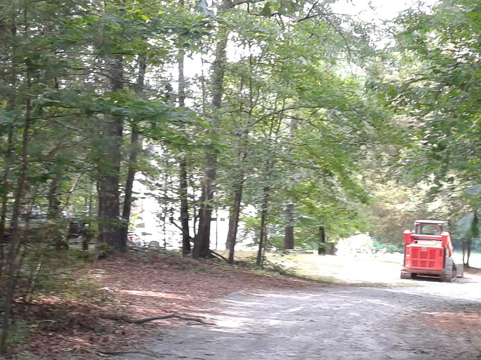 2nd image of 3895 Lovers Ln