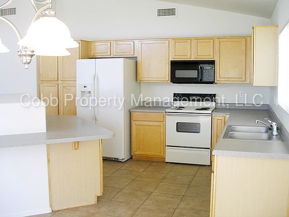2nd image of 8197 S Placita Del Parque