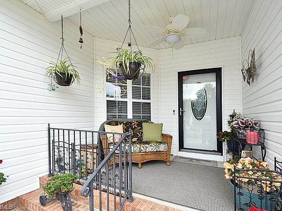 4th image of 1905 Austin Place Ln