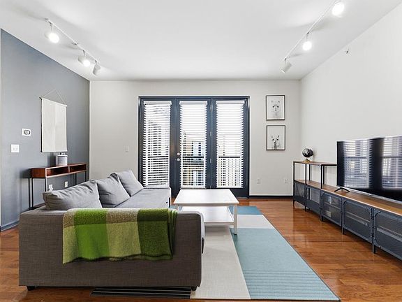 4th image of 5300 Peachtree Rd Unit 3309