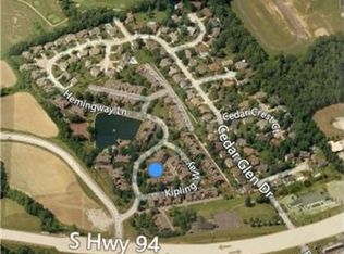 225 Hemingway Ln, Weldon Spring, MO 63304