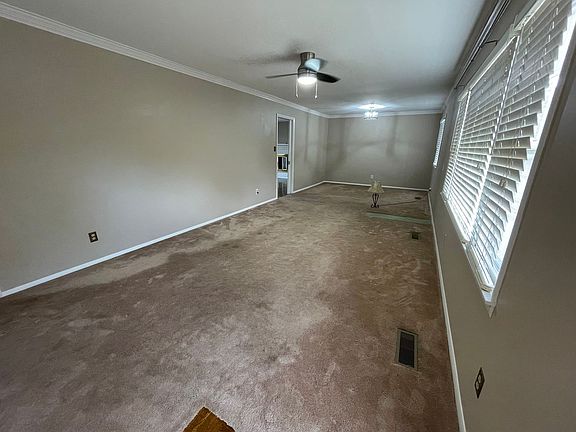 4th image of 4640 Robindale Dr